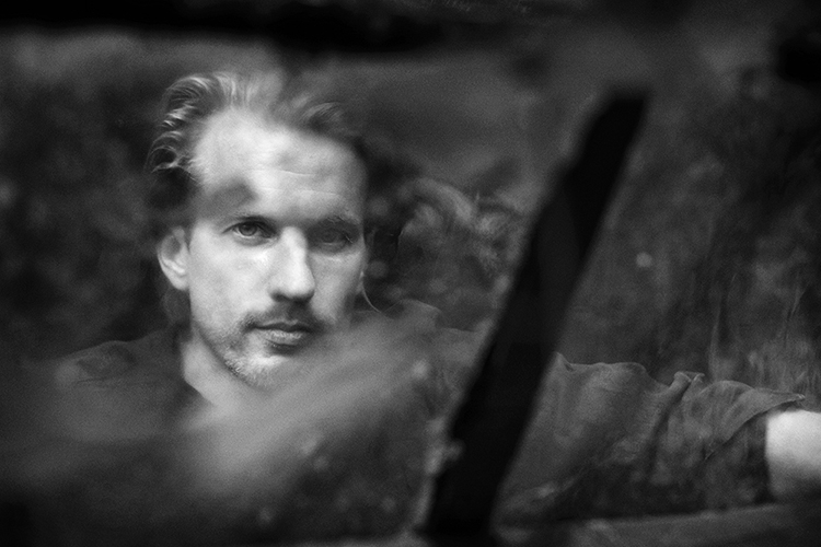https://www.maaikedanz.nl/files/gimgs/th-11_florian_van_roekel_web.jpg